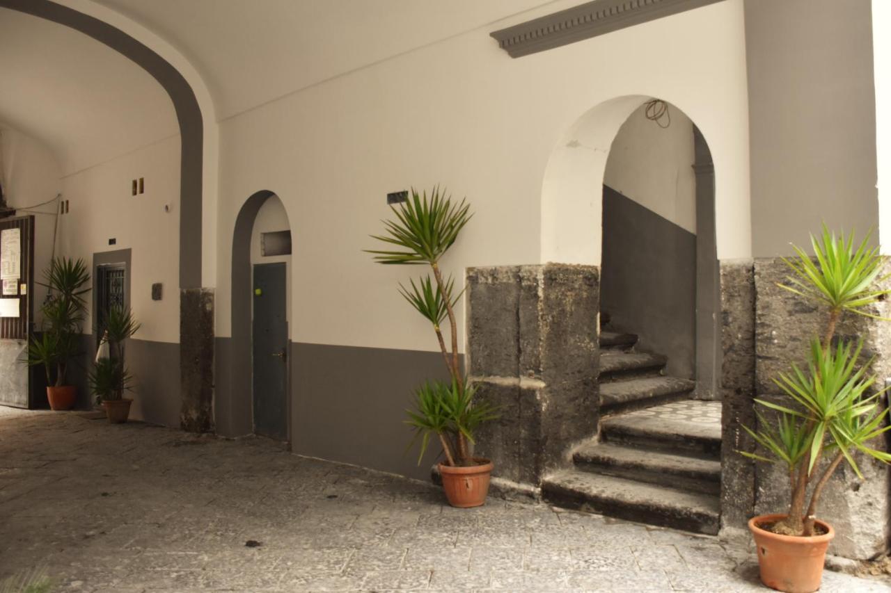La Cartolina Di Napoli Parking Free Small Car Экстерьер фото